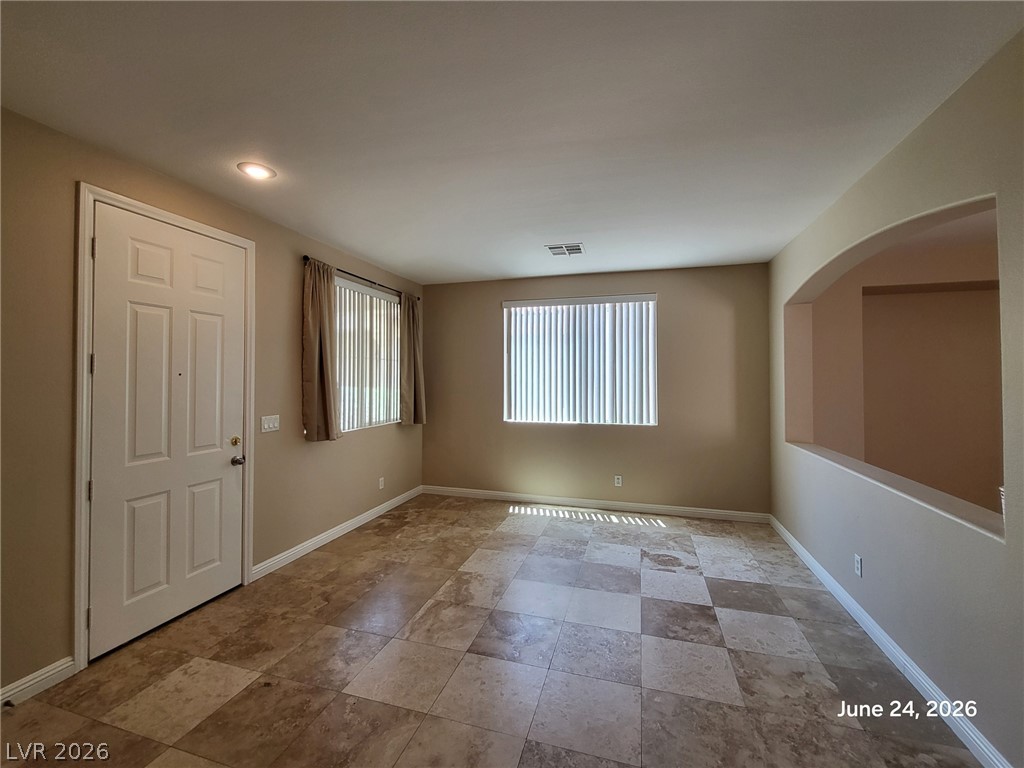 5535 Cresent Valley Street Property Photo 2