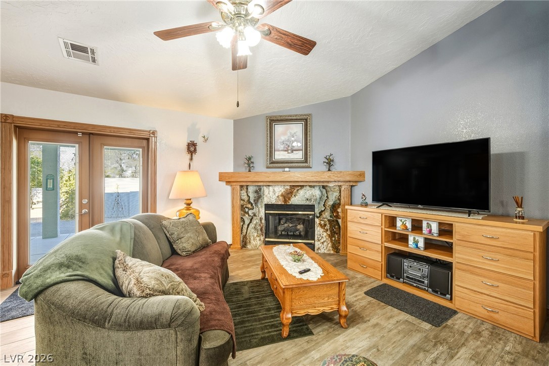 2060 Red Rock Drive Property Photo 8