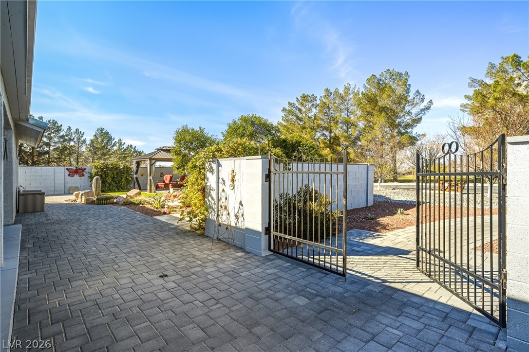 2060 Red Rock Drive Property Photo 32