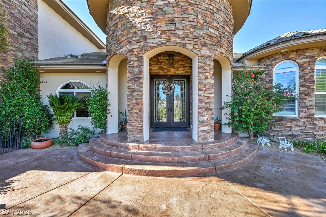 920 Santa Ynez Avenue Property Photo 3