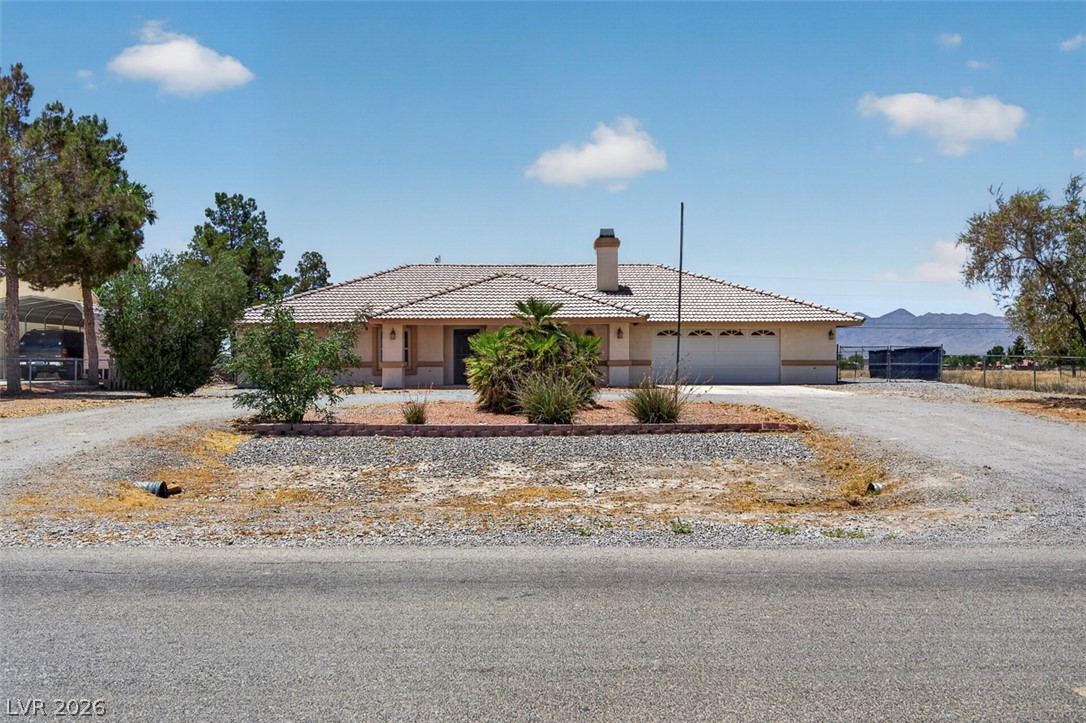 761 East Jaybird Street Property Photo 4
