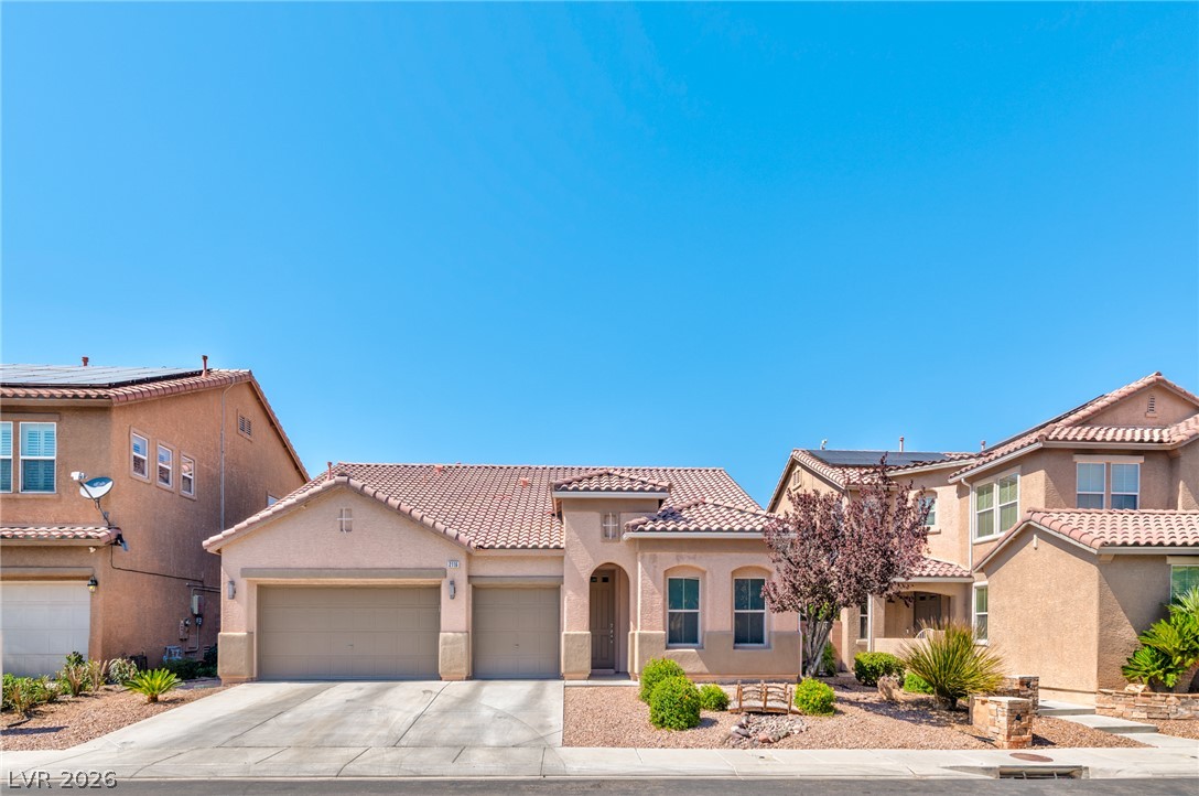 2116 Mistle Thrush Drive Property Photo 1