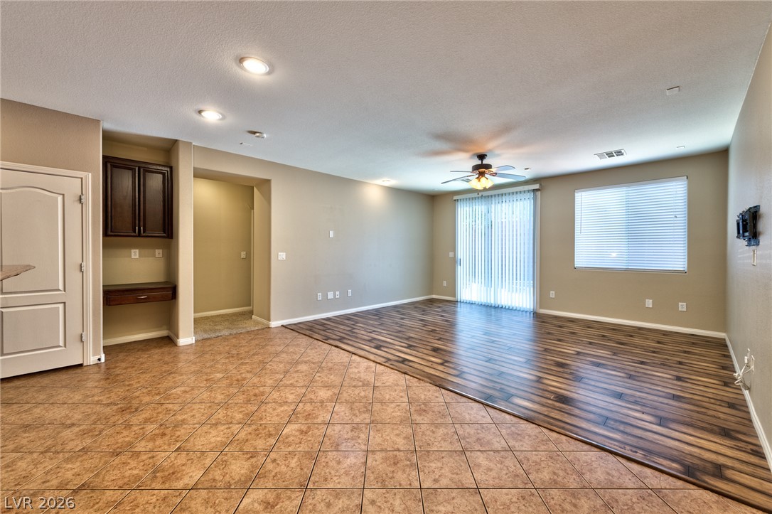 2116 Mistle Thrush Drive Property Photo 4