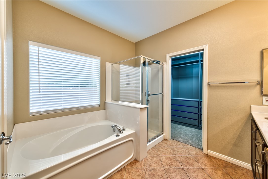 2116 Mistle Thrush Drive Property Photo 9