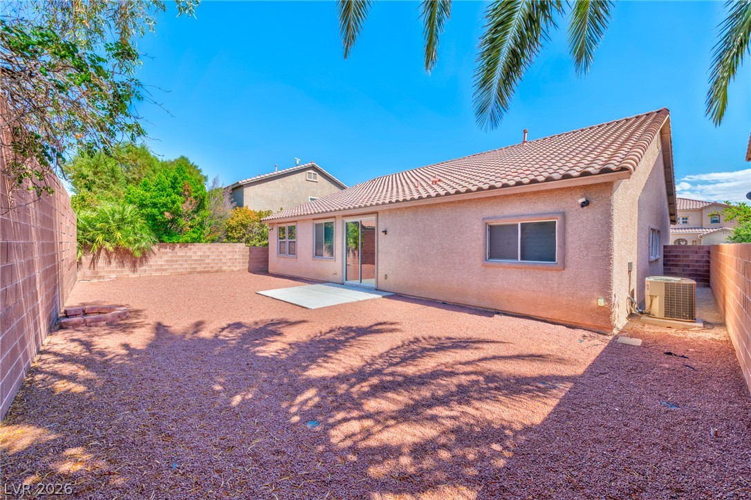 2116 Mistle Thrush Drive Property Photo 15
