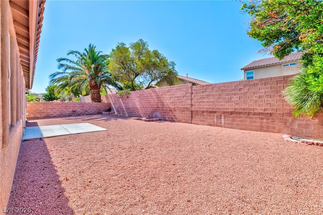 2116 Mistle Thrush Drive Property Photo 17