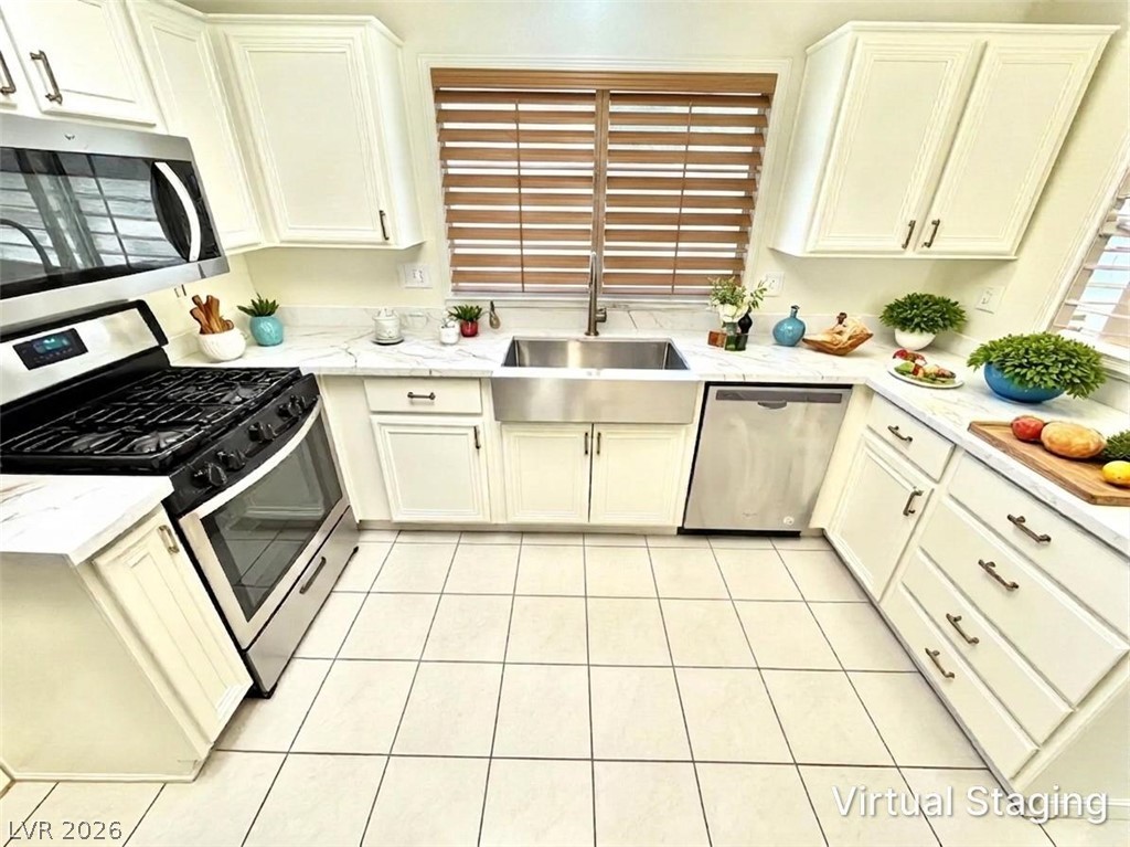 2937 Royal Coach Court Property Photo 14