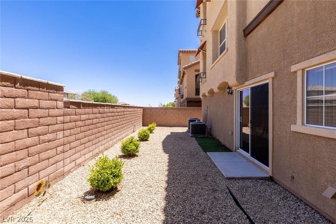 10408 Wildflower Gully Street Property Photo 46