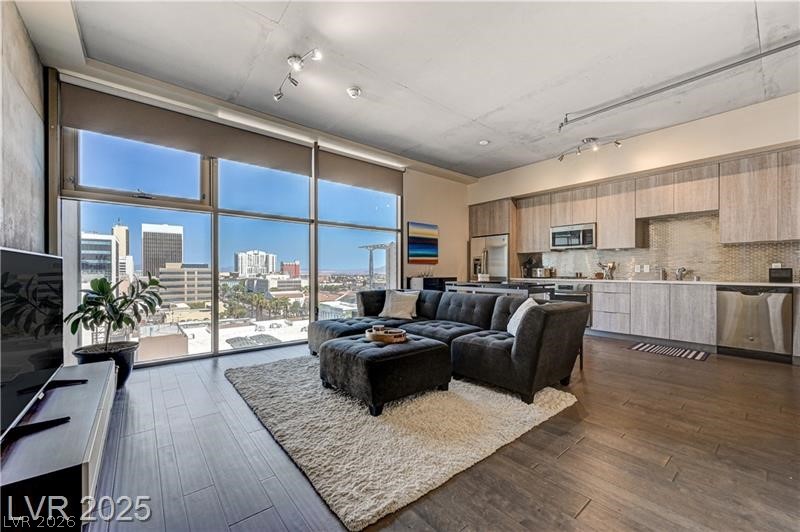 2794807 Property Photo 2