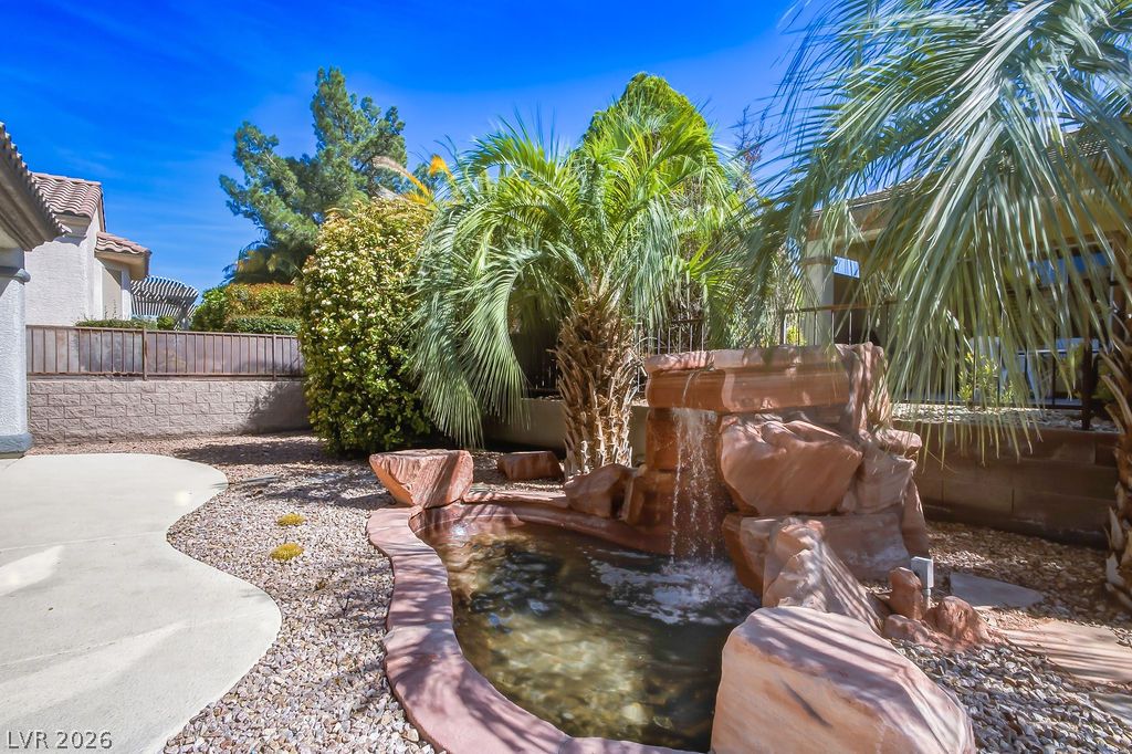 2813 Winslow Springs Drive Property Photo 40