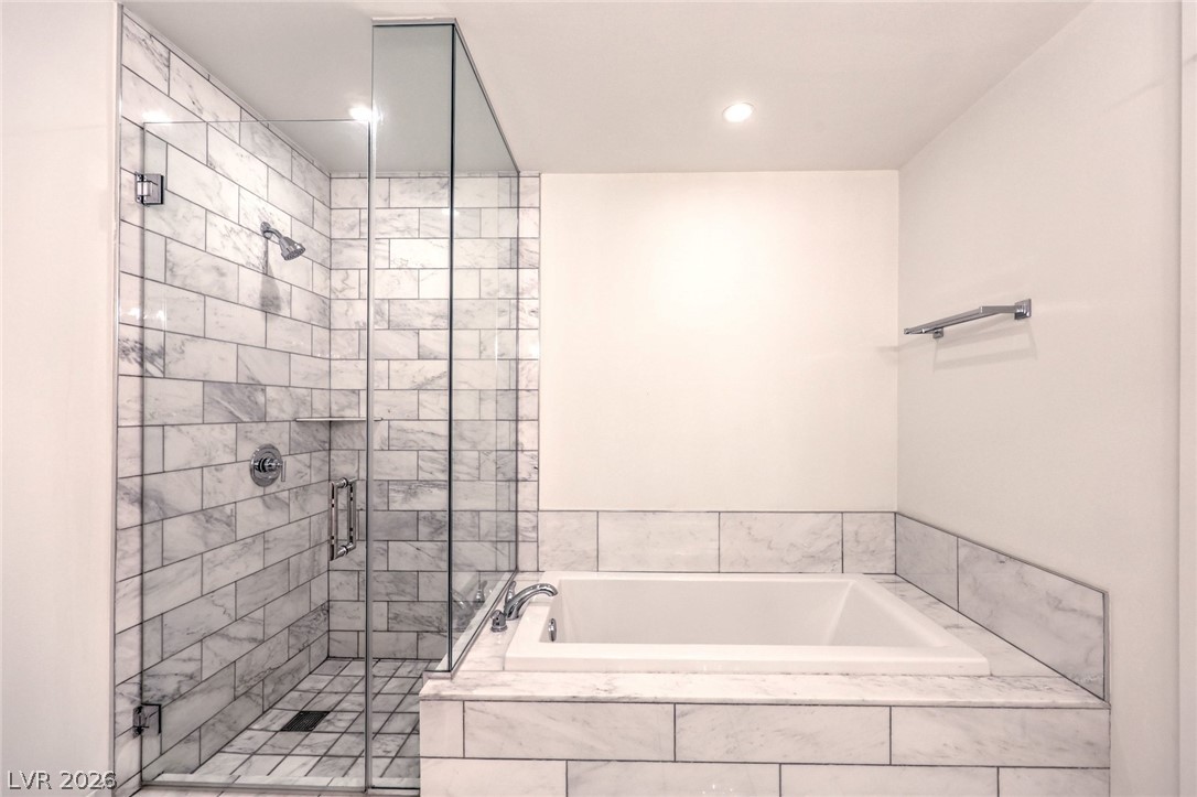 4471 Dean Martin Drive 307 Property Photo 5