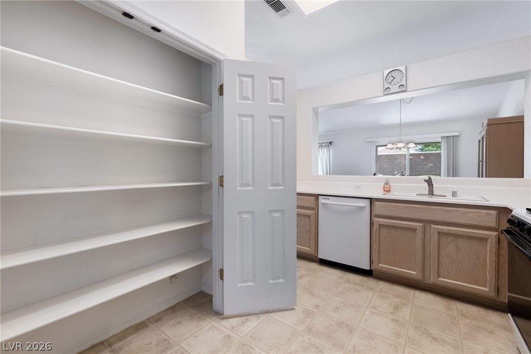419 Golden State Street Property Photo 24