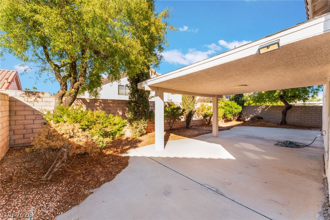 8150 Canto Avenue Property Photo 18