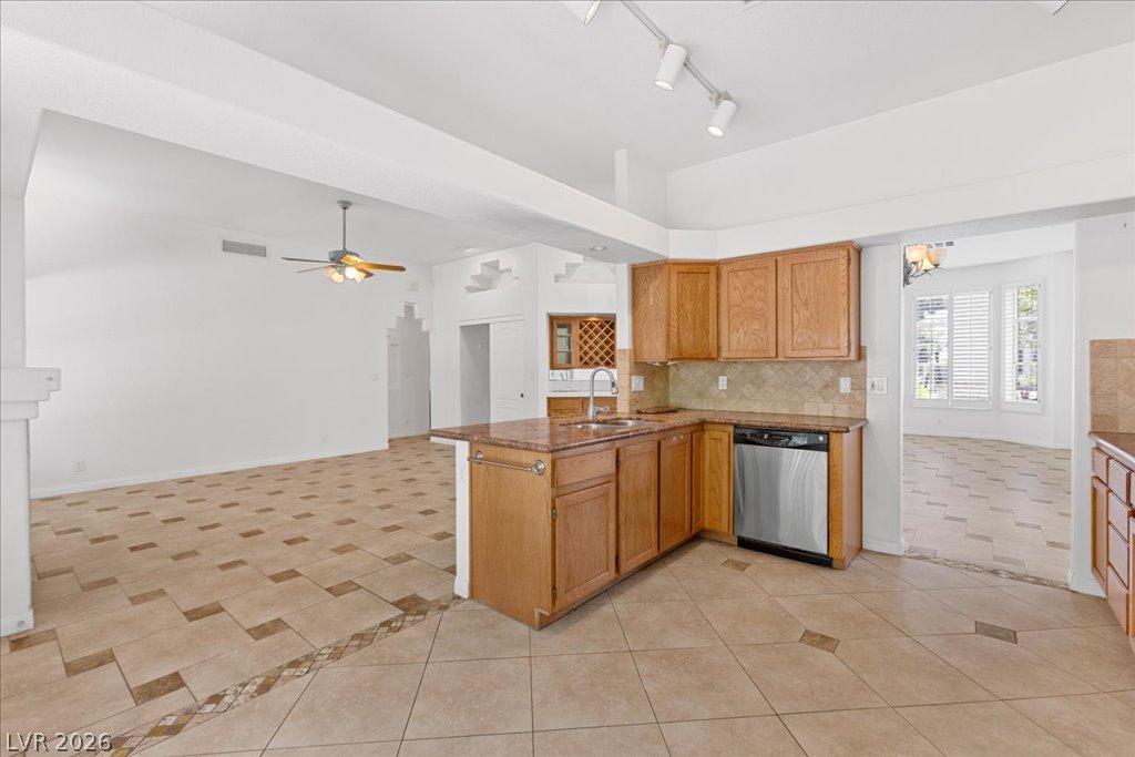 1413 Sun Copper Drive Property Photo 29