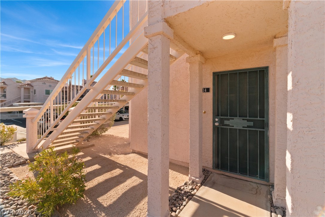 1916 Las Palmas Lane 114 Property Photo 4
