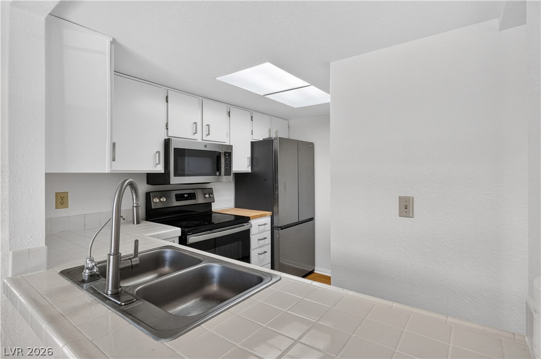 1916 Las Palmas Lane 114 Property Photo 15