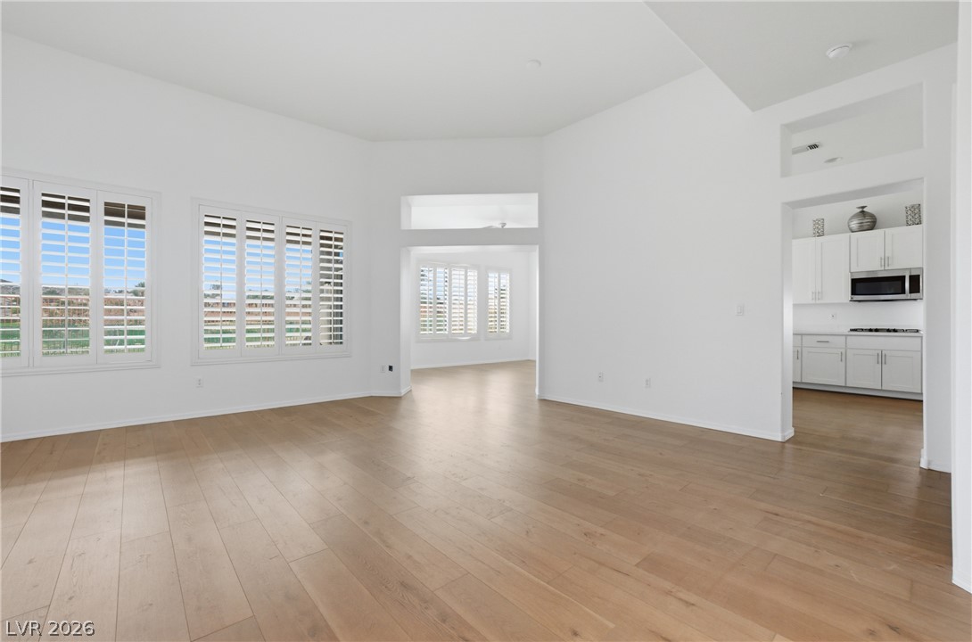 511 Eagle Vista Drive Property Photo 5
