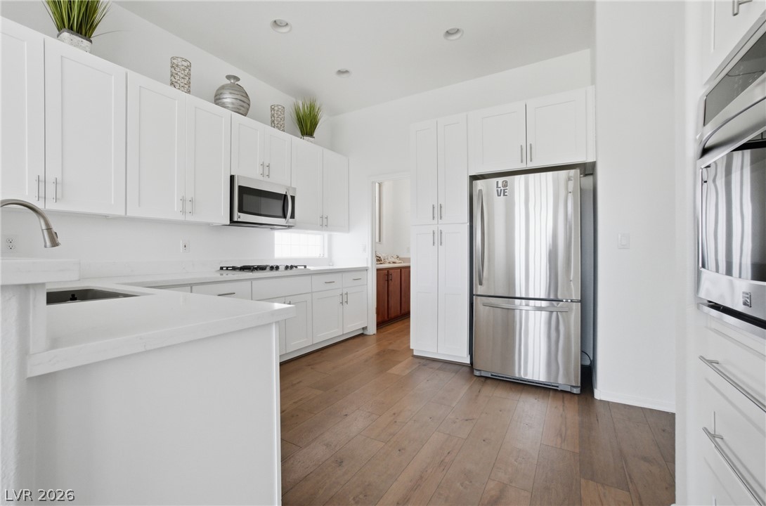 511 Eagle Vista Drive Property Photo 10