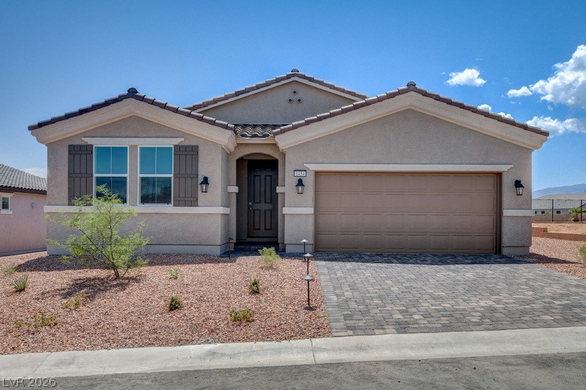 596 Hamilton Drive Property Photo 1