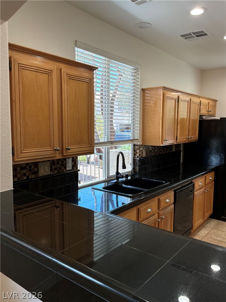 2413 Brockton Way Property Photo 4