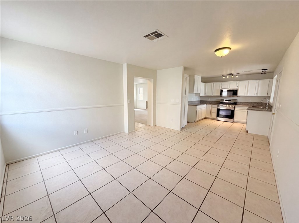 9328 Chilly Pond Avenue Property Photo 6