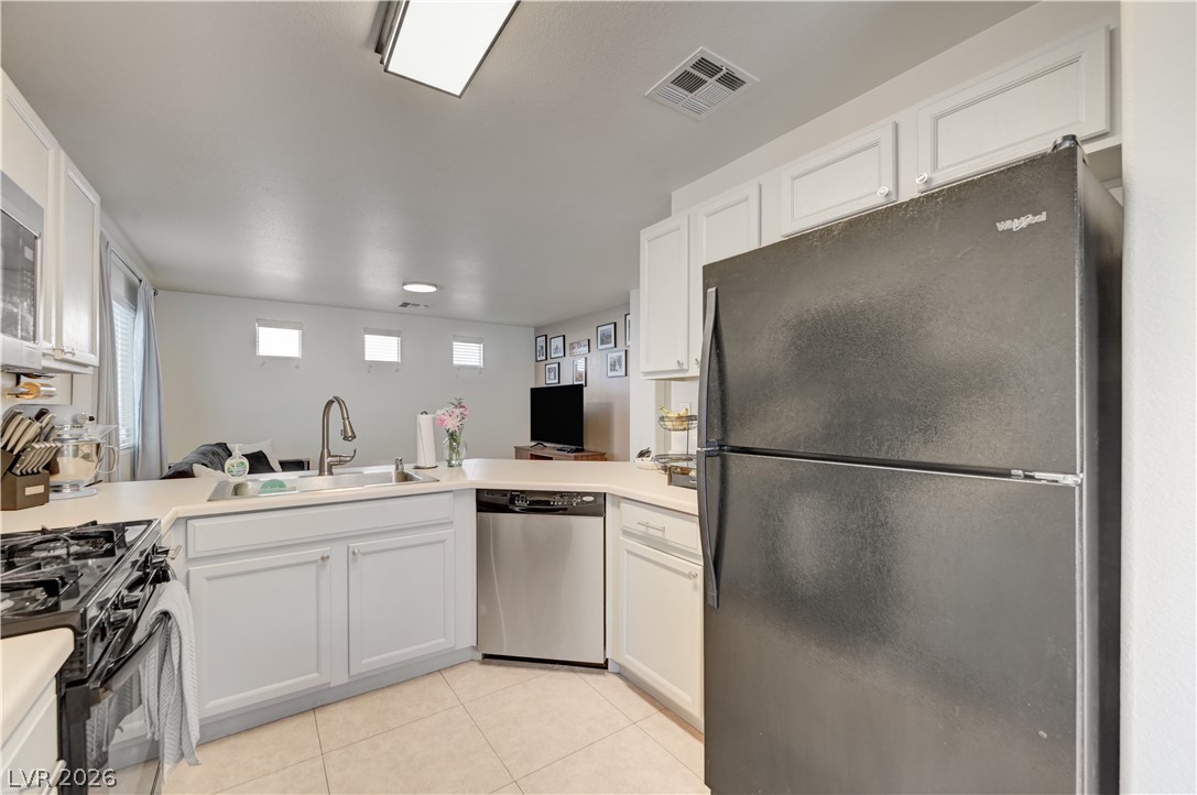 10374 Midnight Iris Street Property Photo 9