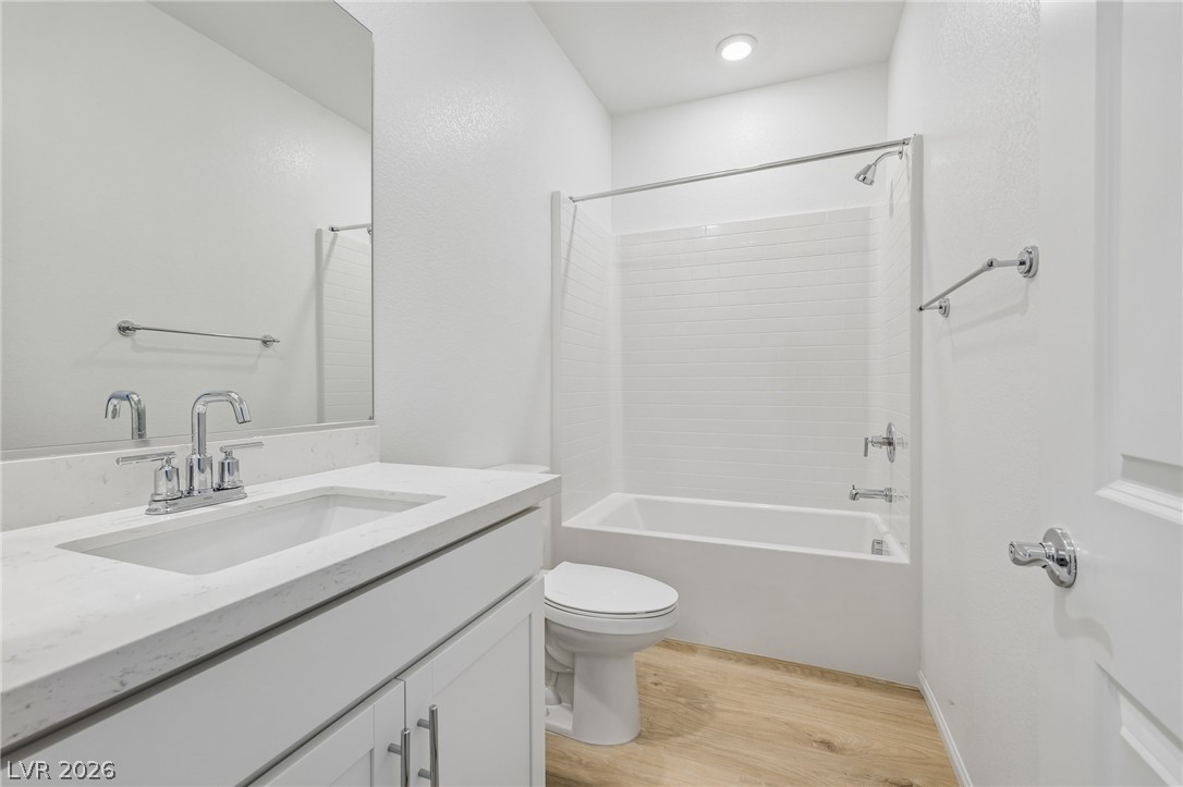 334 Golden Hollow Court Property Photo 6