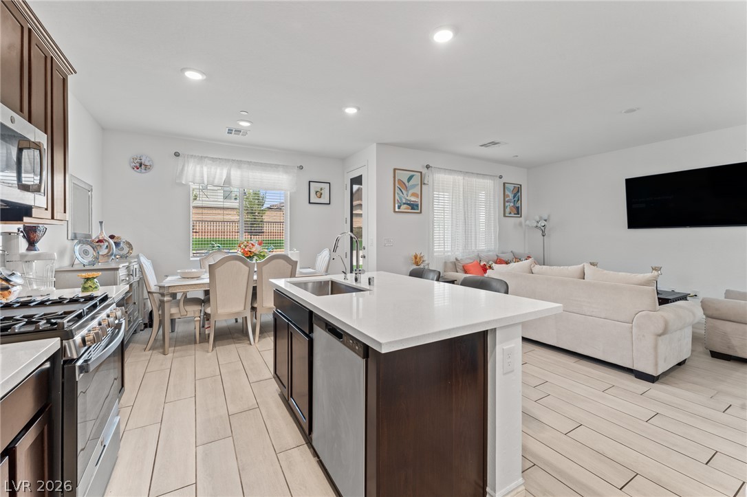 8879 Roadrunner Ravine Street Property Photo 7