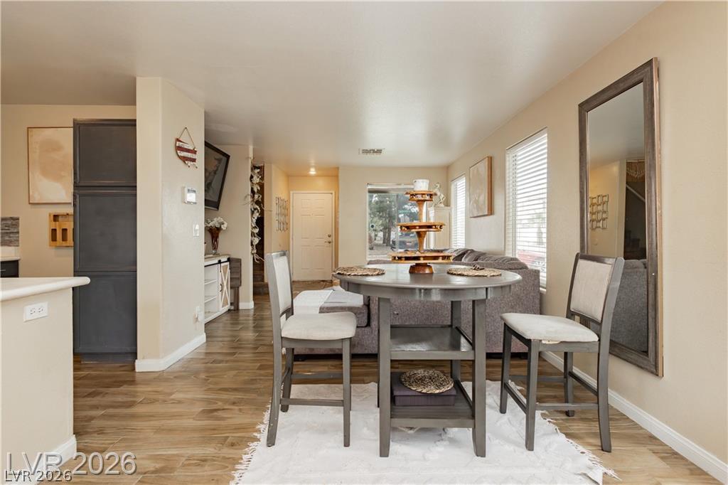 2054 Seattle Shore Street Property Photo 4