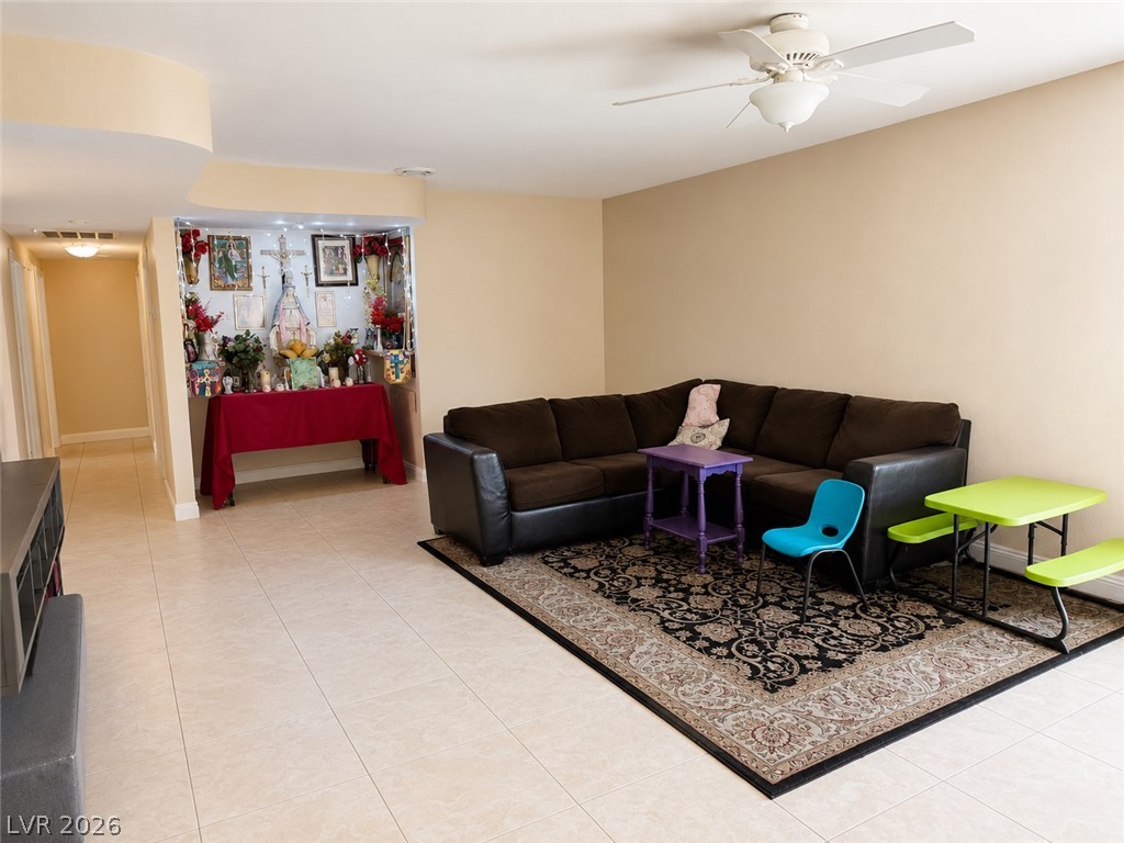 2105 El Greco Street Property Photo 5