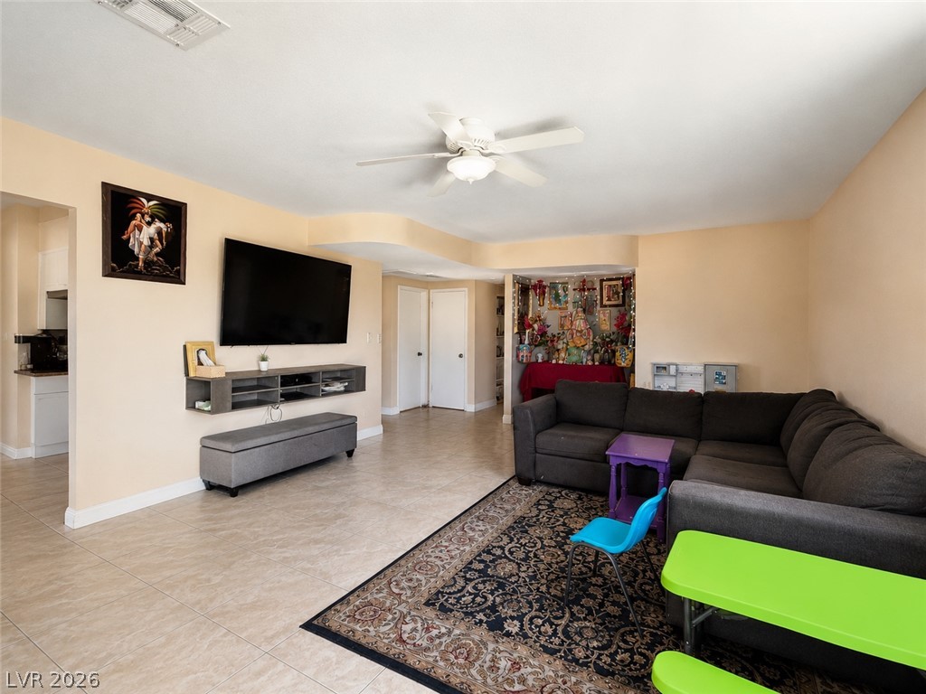 2105 El Greco Street Property Photo 6