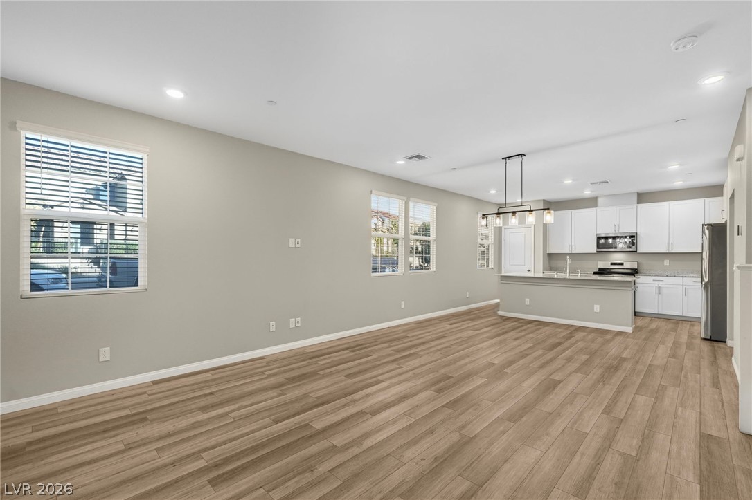 2435 Bellinzona Place Property Photo 6