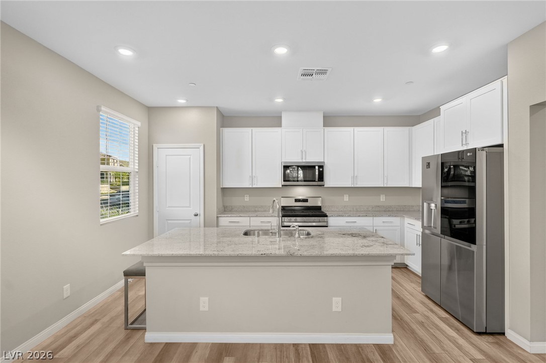 2435 Bellinzona Place Property Photo 8