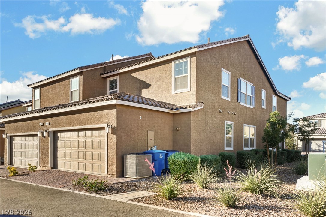 2435 Bellinzona Place Property Photo 33