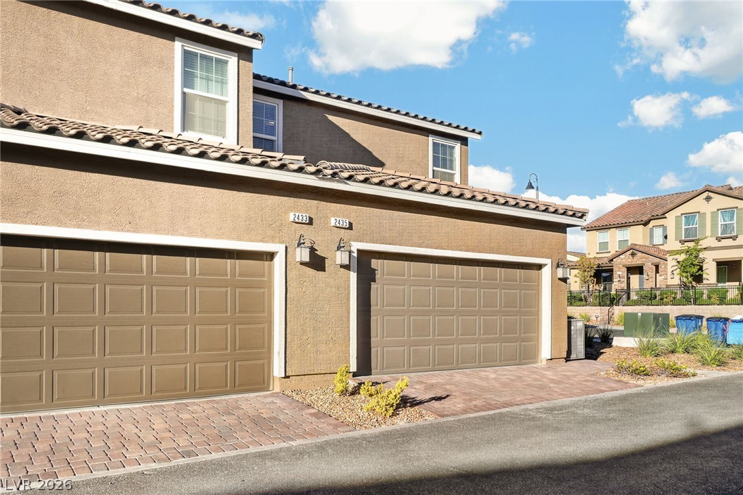 2435 Bellinzona Place Property Photo 34