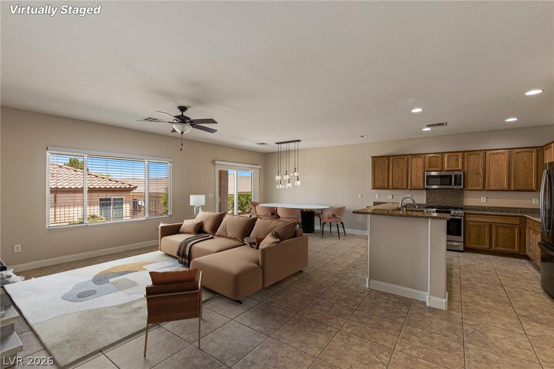 2157 Sawtooth Mountain Drive Property Photo 4