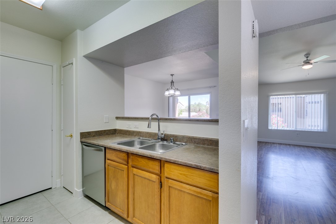 6650 West Warm Springs Road 2118 Property Photo 1