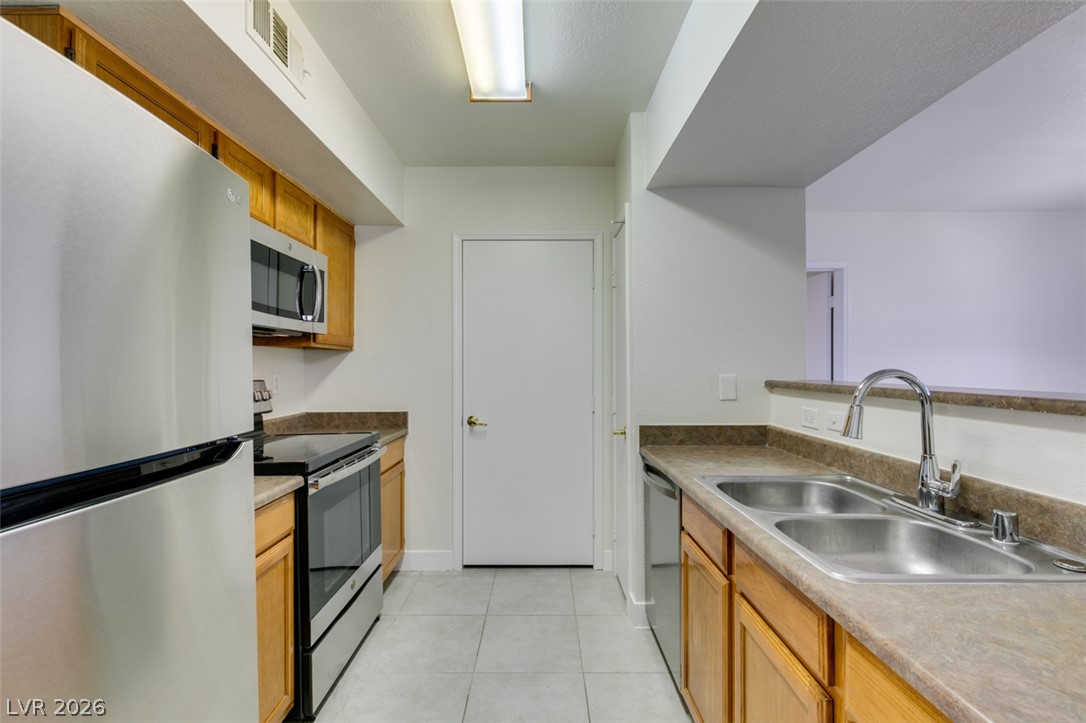 6650 West Warm Springs Road 2118 Property Photo 14