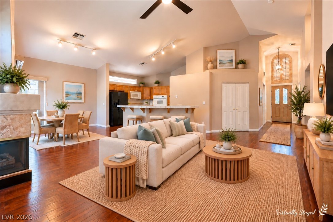 2146 Eaglepath Circle Property Photo 3
