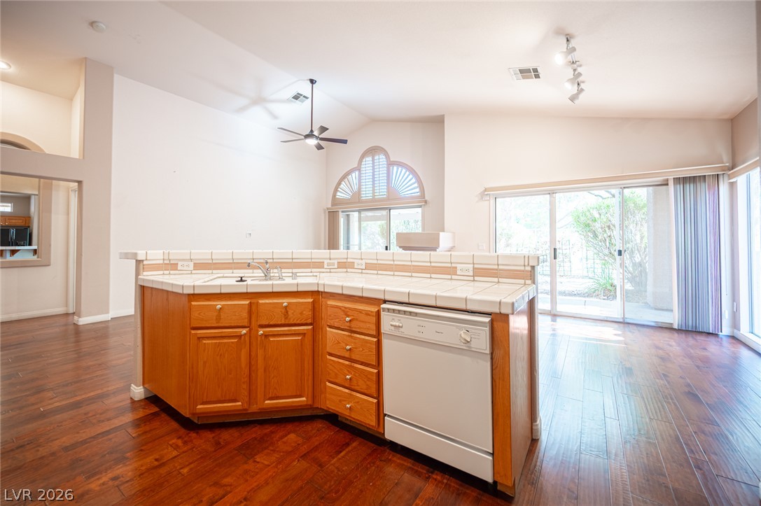 2146 Eaglepath Circle Property Photo 4