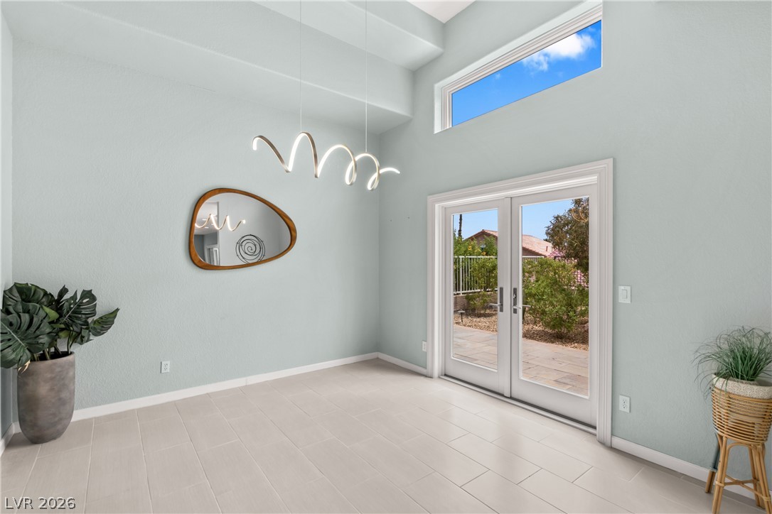 2808 Crystal Beach Drive Property Photo 6