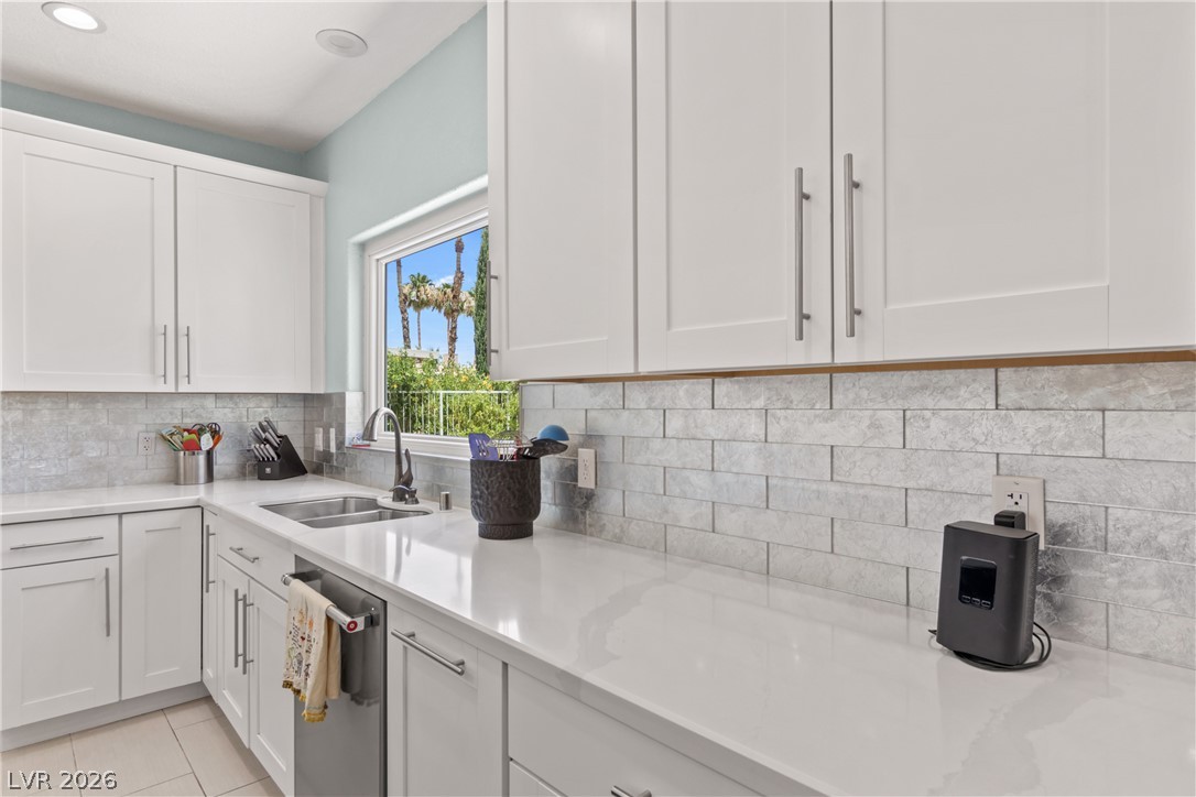 2808 Crystal Beach Drive Property Photo 8