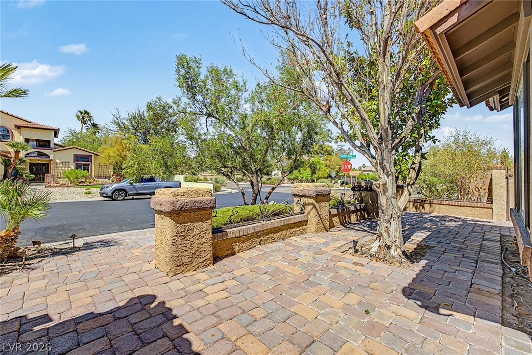 6815 Trinity Court Property Photo 3
