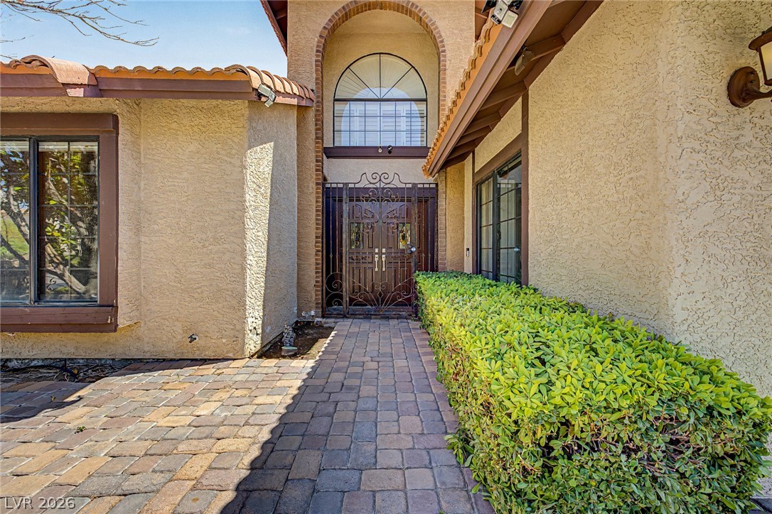 6815 Trinity Court Property Photo 4
