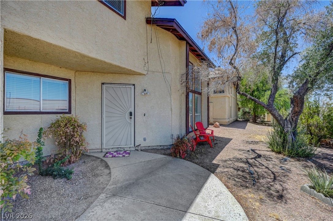 1909 Natalee Drive Property Photo 4