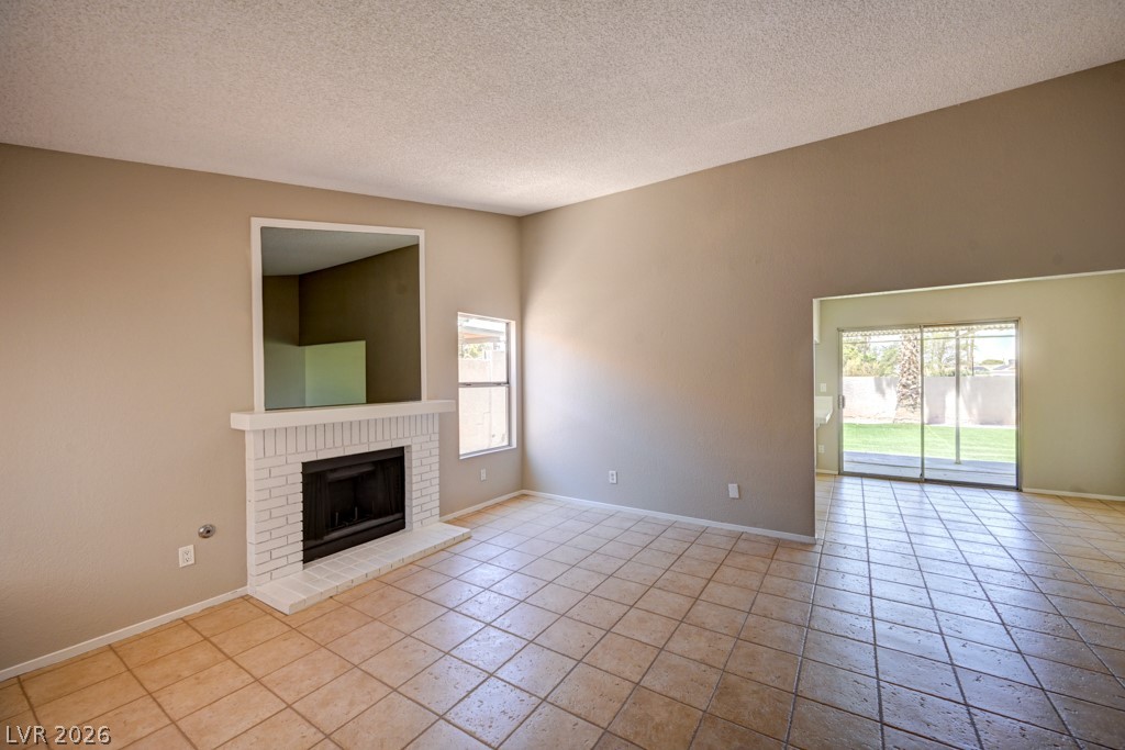 2414 Muirfield Avenue Property Photo 4