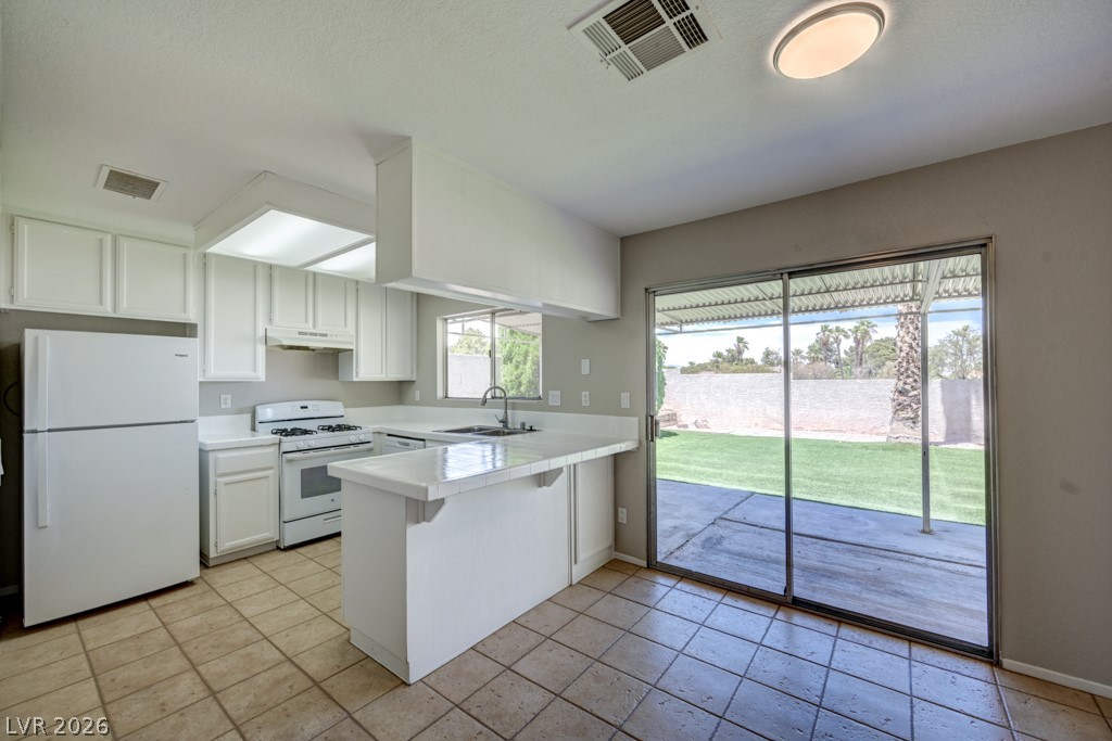 2414 Muirfield Avenue Property Photo 7
