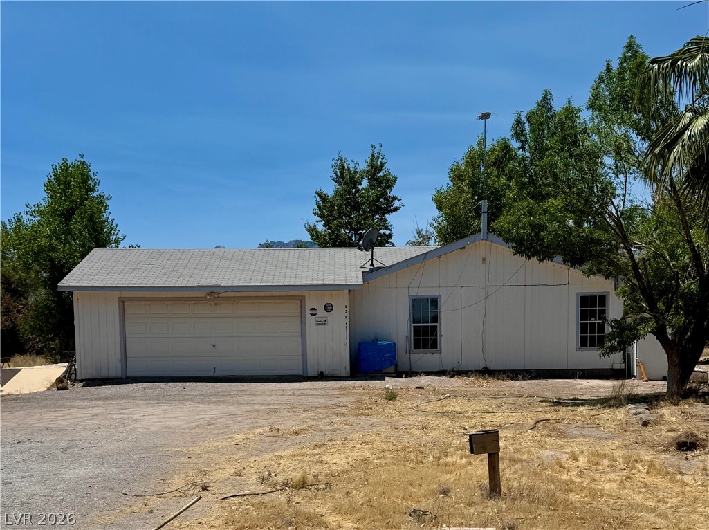 925 West Bettles Road Property Photo 1