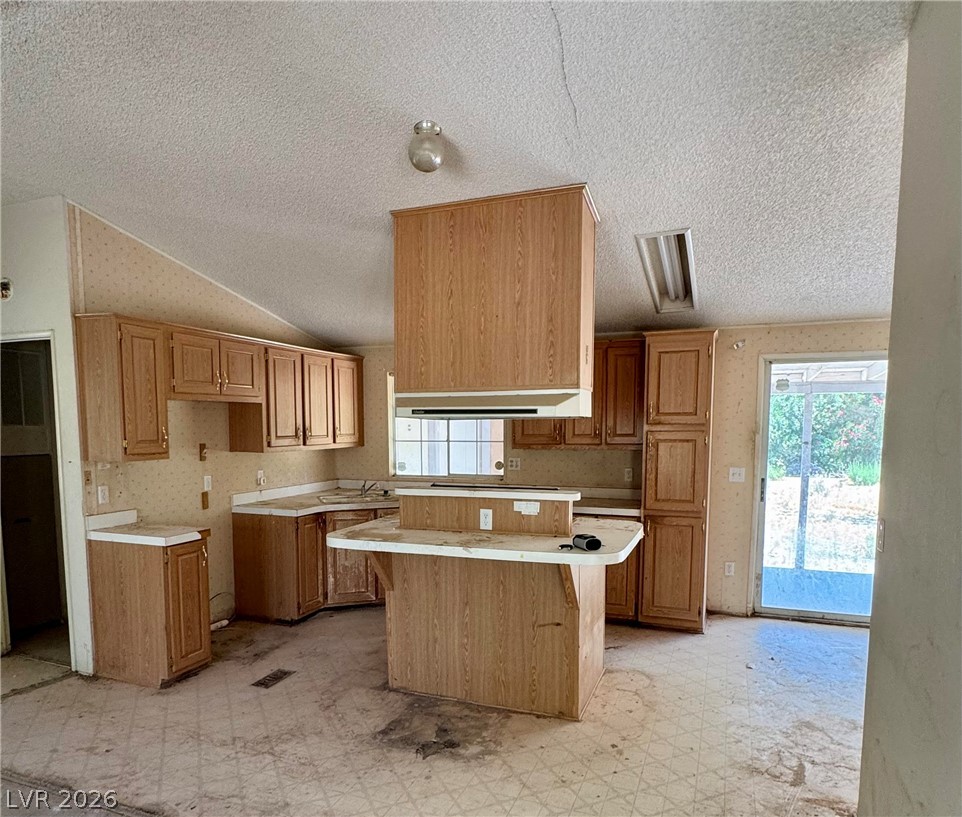925 West Bettles Road Property Photo 6