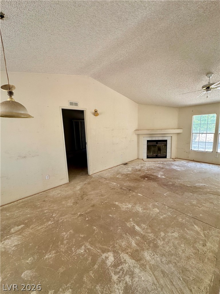 925 West Bettles Road Property Photo 9